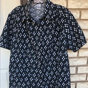 Roaman’s vintage black and white button down